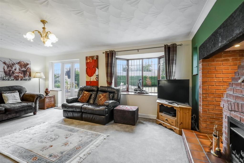 Lounge/Sitting Room