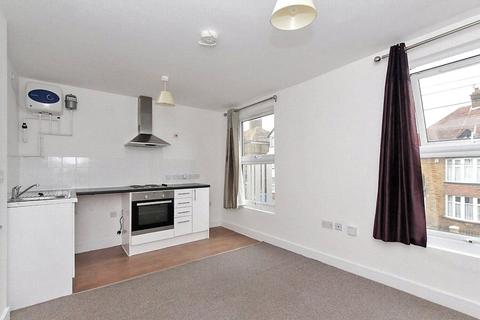 1 bedroom apartment for sale, Park Road, Sittingbourne, Kent, ME10
