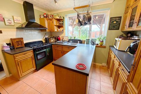 4 bedroom end of terrace house for sale, Moor Lane, Bedford MK42