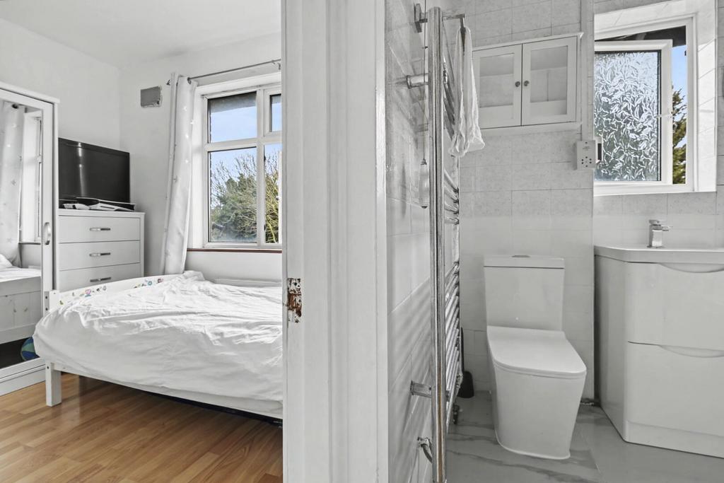 Ensuite