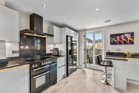 4 bedroom terraced house for sale, High Royds Drive, Menston, Ilkley, West Yorkshire, LS29