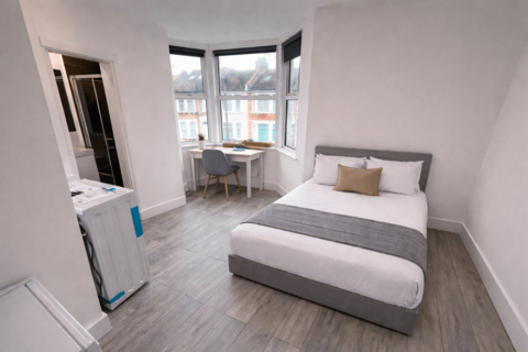 Studio to rent, St. Kildas Road, Harrow, HA1