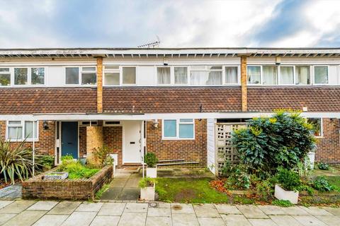 3 bedroom house to rent, Breamore Close, London SW15