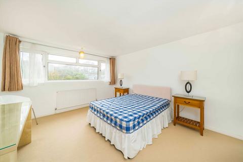 3 bedroom house to rent, Breamore Close, London SW15