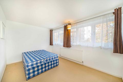 3 bedroom house to rent, Breamore Close, London SW15