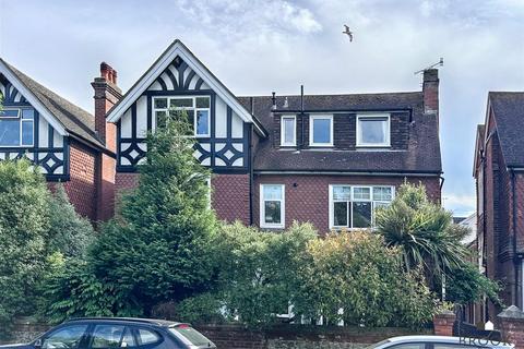 2 bedroom flat for sale, 19 St. Annes Road, Eastbourne BN21