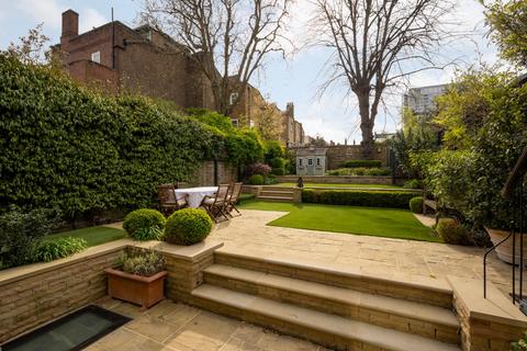 undefined, Addison Avenue, London, W11