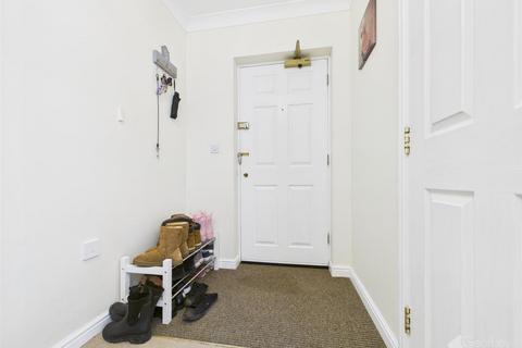 2 bedroom flat for sale, Fairfield Crescent, Great Ashby, Stevenage SG1