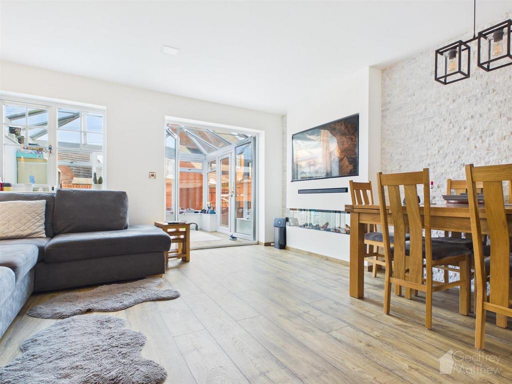 CAM02365 G0-PR0429-STILL011.jpg