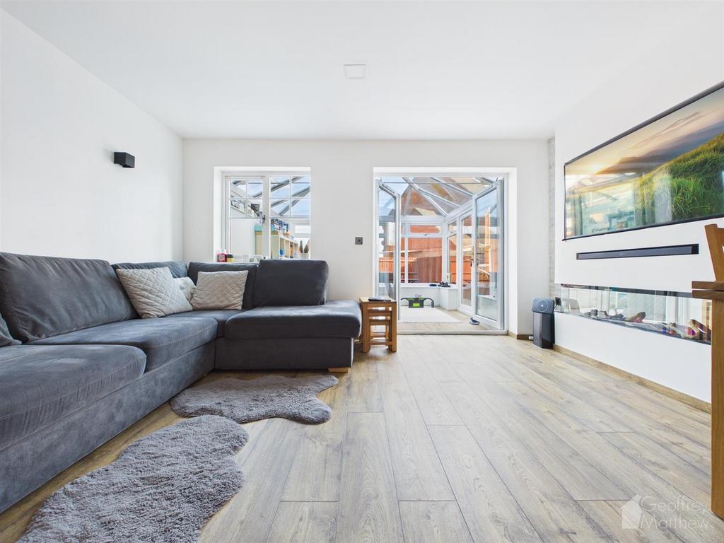 CAM02365 G0-PR0429-STILL026.jpg