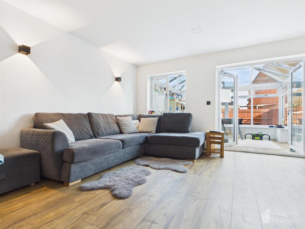 CAM02365 G0-PR0429-STILL012.jpg