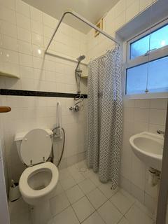 1 bedroom in a house share to rent, Kingsley Road, Hounslow TW3
