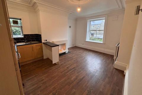 2 bedroom end of terrace house for sale, New Hey Road, Huddersfield HD3