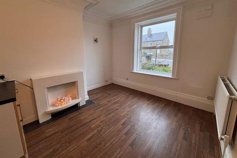 2 bedroom end of terrace house for sale, New Hey Road, Huddersfield HD3