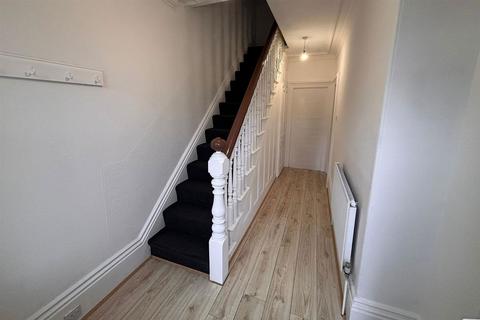 2 bedroom end of terrace house for sale, New Hey Road, Huddersfield HD3