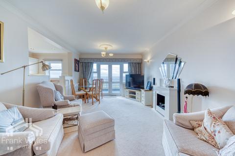 3 bedroom flat for sale, Flat 16, Spinnakers, 87 South Promenade, Lytham St. Annes, Lancashire