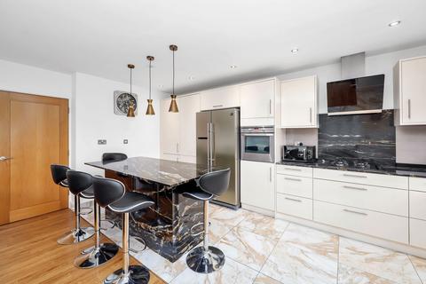 2 bedroom flat to rent, Green Lanes, Stefan House, N21