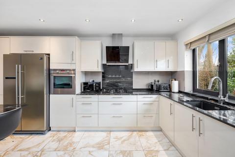 2 bedroom flat to rent, Green Lanes, Stefan House, N21
