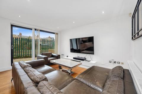 2 bedroom flat to rent, Green Lanes, Stefan House, N21