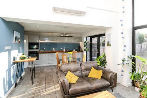 3 bedroom end of terrace house for sale, Burrows Close, Leamington Spa, CV31