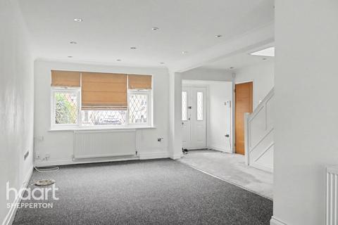 undefined, Walnut Tree Road, SHEPPERTON