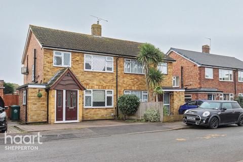 3 bedroom semi-detached house to rent, Walnut Tree Road, SHEPPERTON