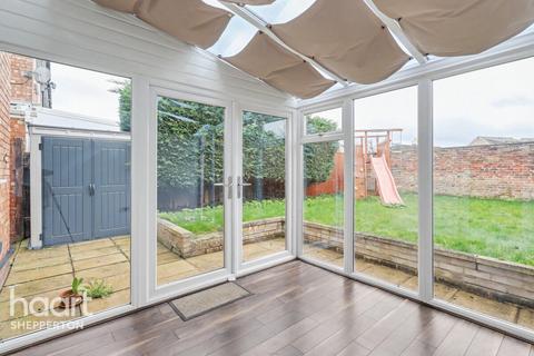 3 bedroom semi-detached house to rent, Walnut Tree Road, SHEPPERTON