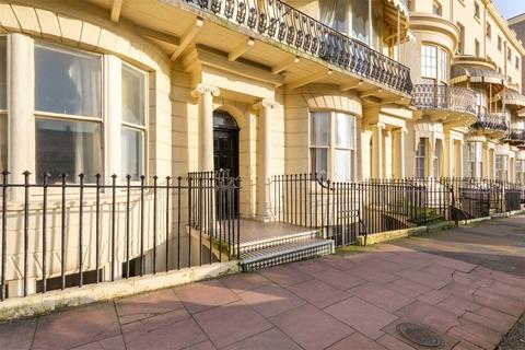 2 bedroom apartment to rent, Regency Square, Brighton BN1