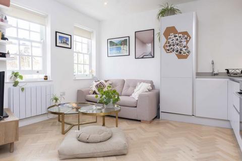 1 bedroom flat to rent, Oldham Terrace, London W3