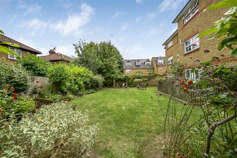 undefined, Tersha Street, Surrey