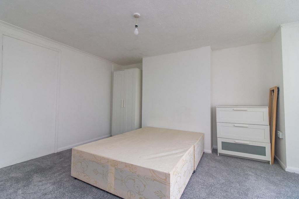 Bedroom/living room