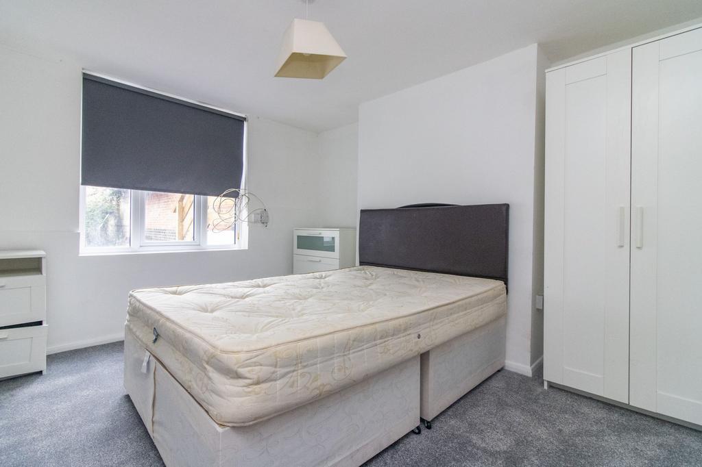 Bedroom/living room
