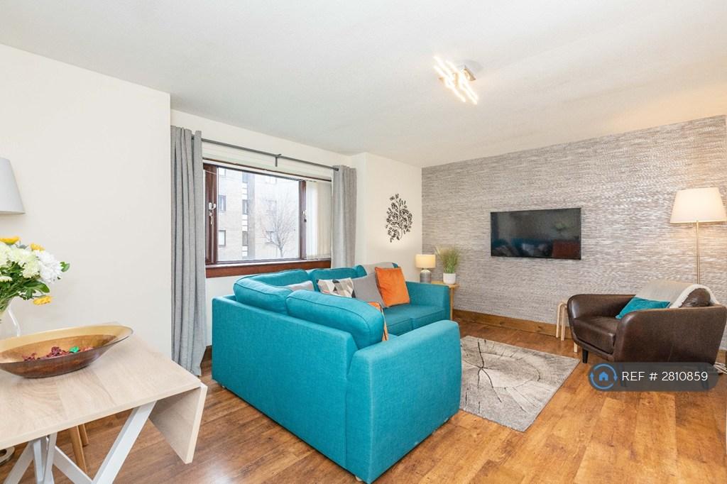 Spacious Lounge/Dining Area