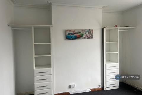 2 bedroom flat to rent, George Street, Birtley, Chester Le Street, DH3