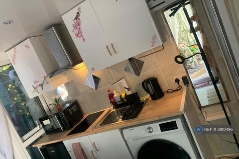 Studio to rent, Villacourt Rd, London, SE18