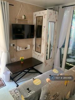 Studio to rent, Villacourt Rd, London, SE18