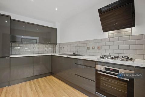 3 bedroom end of terrace house to rent, Wharf Road, Brentwood, CM14