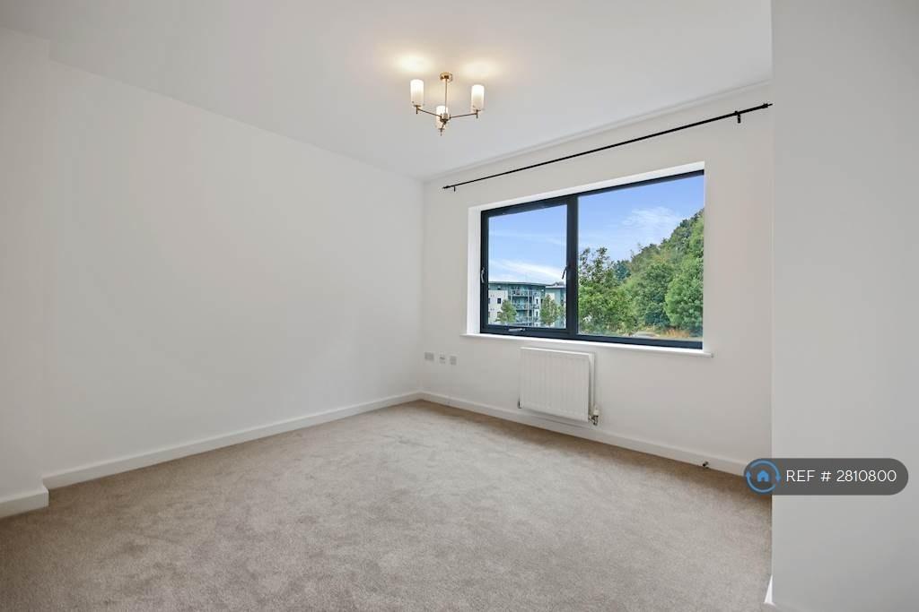 Double Bedroom (Middle Floor)