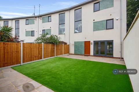 3 bedroom end of terrace house to rent, Wharf Road, Brentwood, CM14