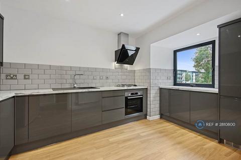 3 bedroom end of terrace house to rent, Wharf Road, Brentwood, CM14