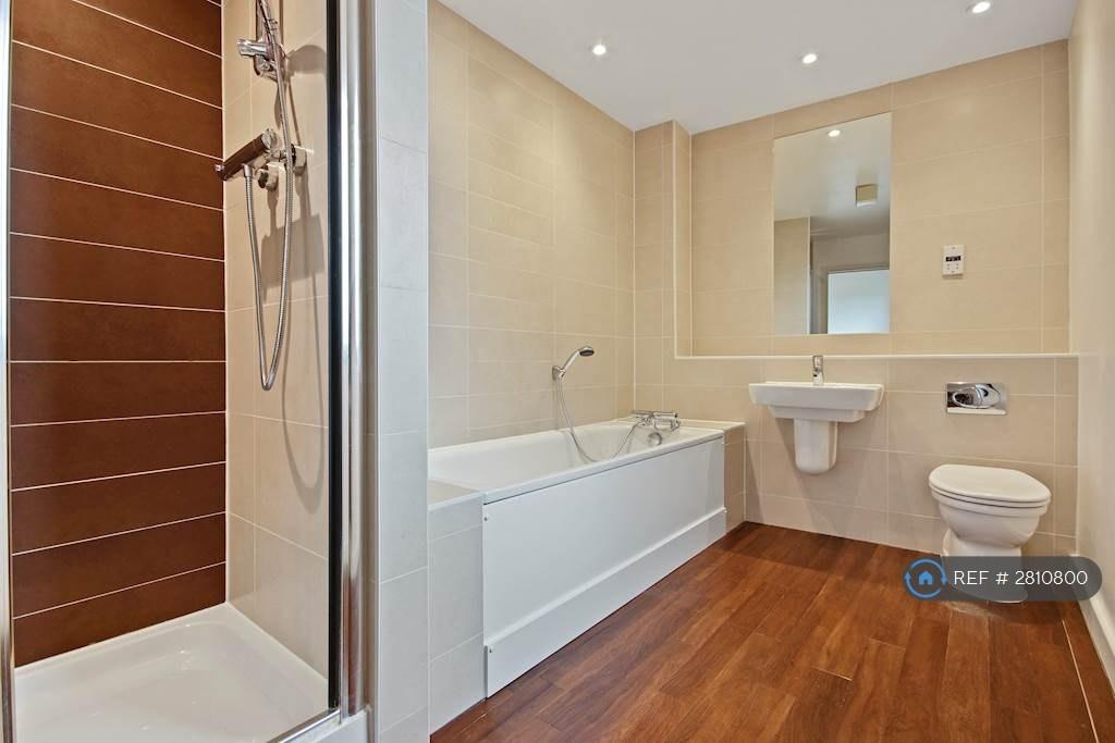 Bathroom (Top Floor)