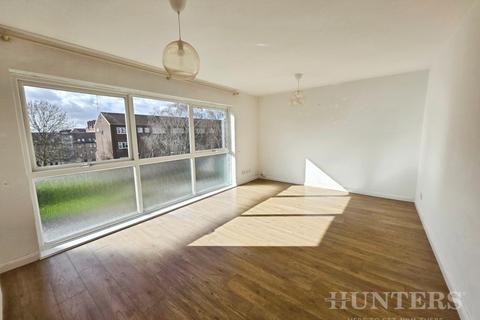 2 bedroom flat for sale, Lesley Court, 2 Harcourt Road, Wallington