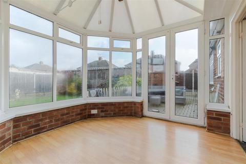 2 bedroom semi-detached bungalow for sale, Lunedale Road, Scunthorpe