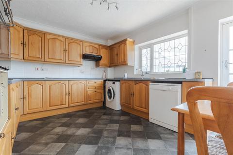 2 bedroom semi-detached bungalow for sale, Lunedale Road, Scunthorpe