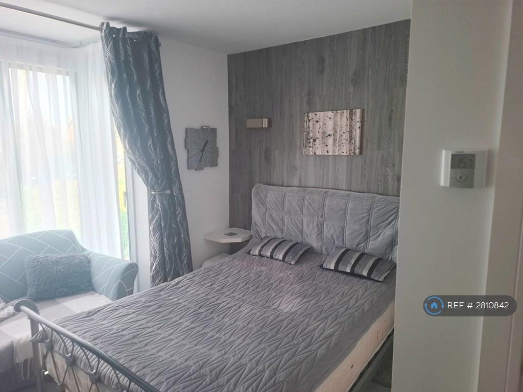 Double Bed
