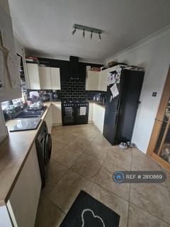 3 bedroom semi-detached house to rent, Keddington Crescent, Louth, LN11