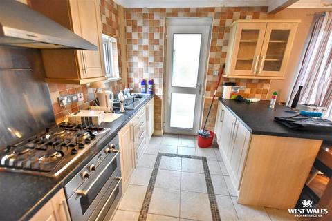 undefined, Eastleigh Drive, Milford Haven
