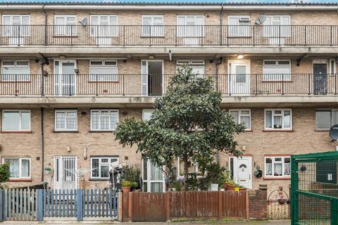 2 bedroom flat for sale, Kennedy Avenue, Enfield