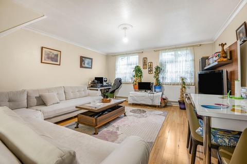 2 bedroom flat for sale, Kennedy Avenue, Enfield