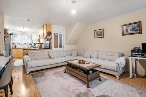 2 bedroom flat for sale, Kennedy Avenue, Enfield